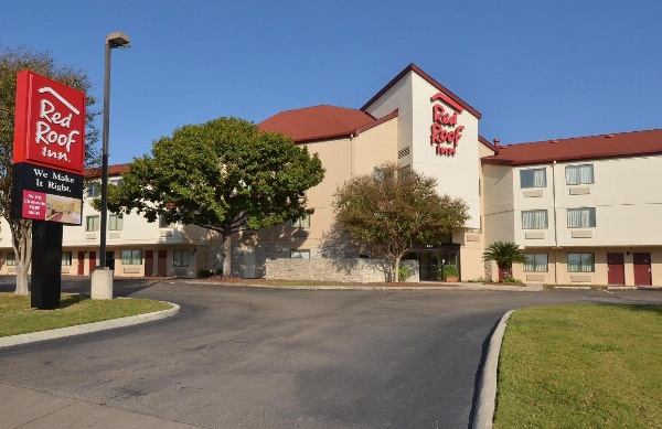 Red Roof Inn San Antonio - Airport image 1